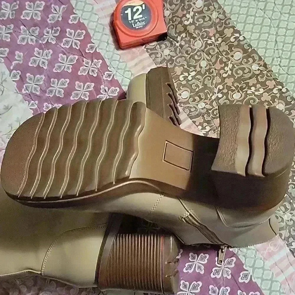 Womens Boots - Picture 6 of 7